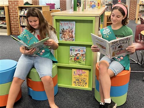 girls reading