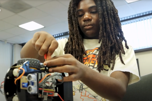 STEM Summer Innovation Camps - Advanced Robotics