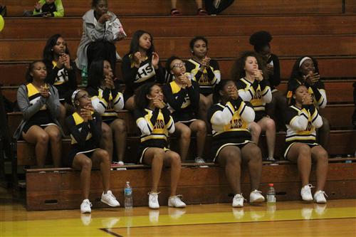 LHS Cheerleaders (basketball) 