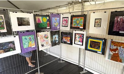  Mainsail Young at Art display
