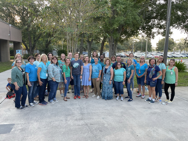 Eisenhower Elementary wore Teal to show support for one of their teachers, Amy Quillen, who battled and survived Ovarian Stage 3 Cancer. The school celebrate her and others who have survived and support those who are currently battling Ovarian Cancer, as well as the families of those women who have