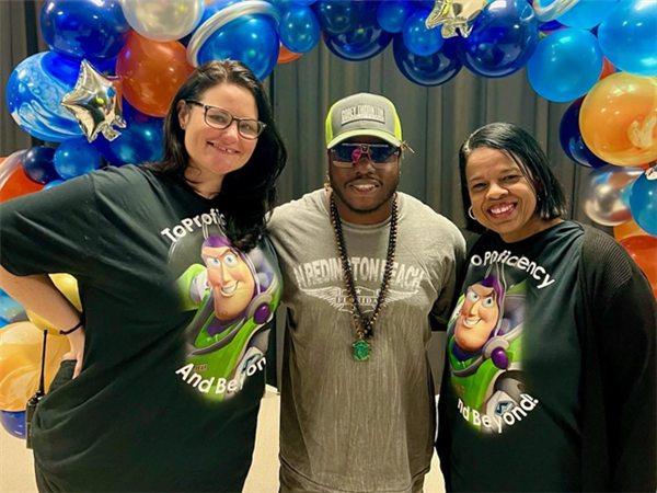 Educational Rap Artist Corey Thornton performed an Attendance Awareness and School Motivation Assembly at Campbell Park Elementary.