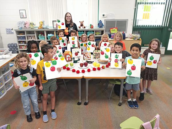 Mrs. Gallace's kindergarten class at Orange Grove Elementary wrapped up their 5 senses science unit with apple week!