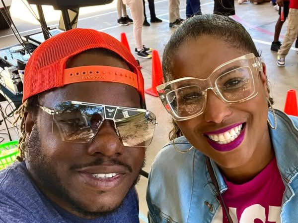 Educational Rap Artist Corey Thornton performed a FAST Pep Rally at Gulfport Elementary School. 