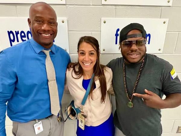 Educational Rap Artist Corey Thornton performed a FAST Pep Rally at Maximo Elementary School. 